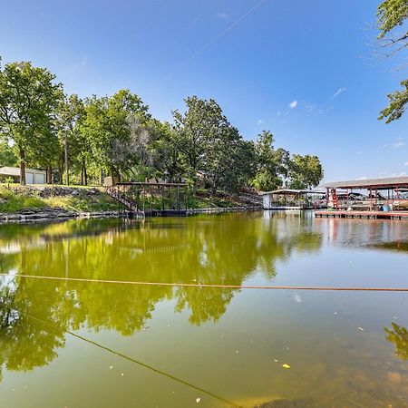 Grove Lakefront Cabin With Water And Dock Access! Exteriör bild